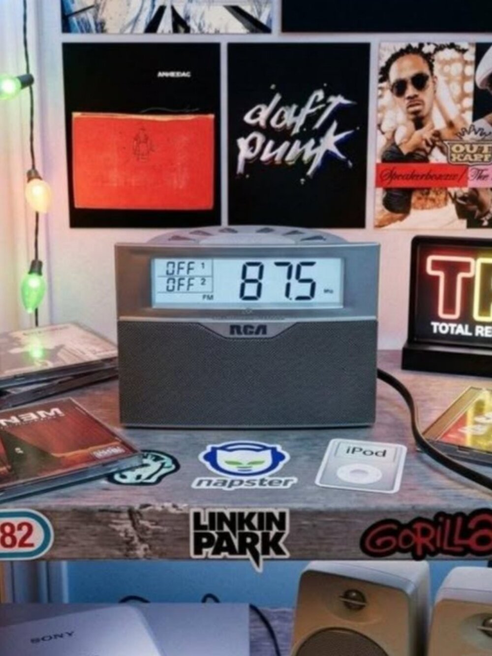 RCA Digital Clock, Alarm, AM/FM Radio